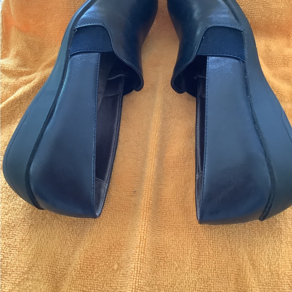LIFE STRIDE NAVY SLIP ON SHOES - Picture 3 of 4
